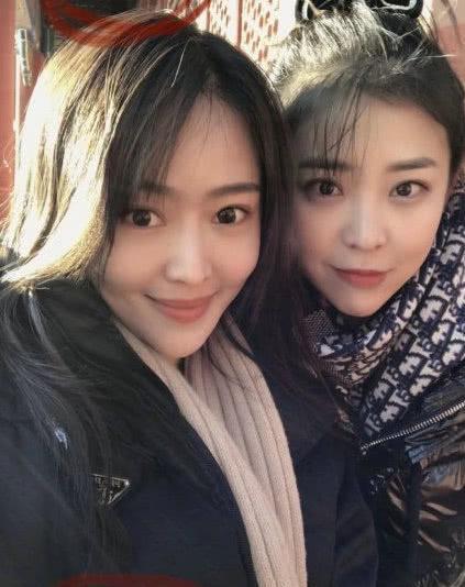 露小宝照片,镜头下的可爱瞬间