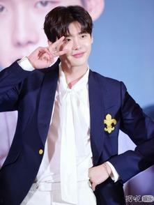 徐康俊 背景,从演艺新星到实力派演员的成长之路